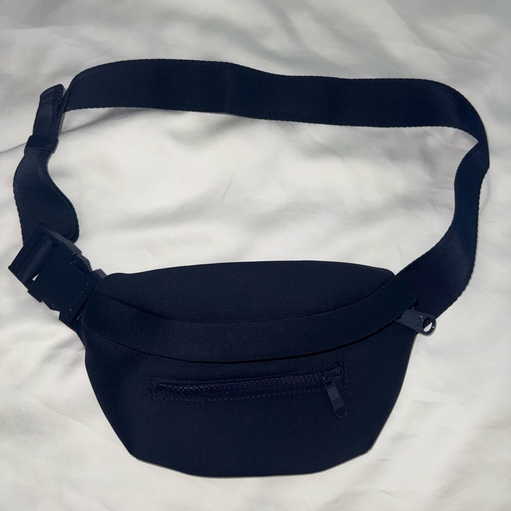 Dagne Dover Ace Neoprene Fanny Pack belt bag in Storm navy blue - Picture 2 of 5